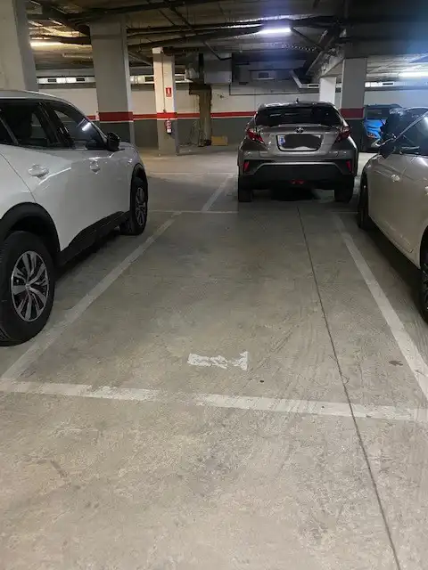 Parkplatz mit Aufzug zum Verkauf in Avinguda Coronel Estrada 134, imagen 6