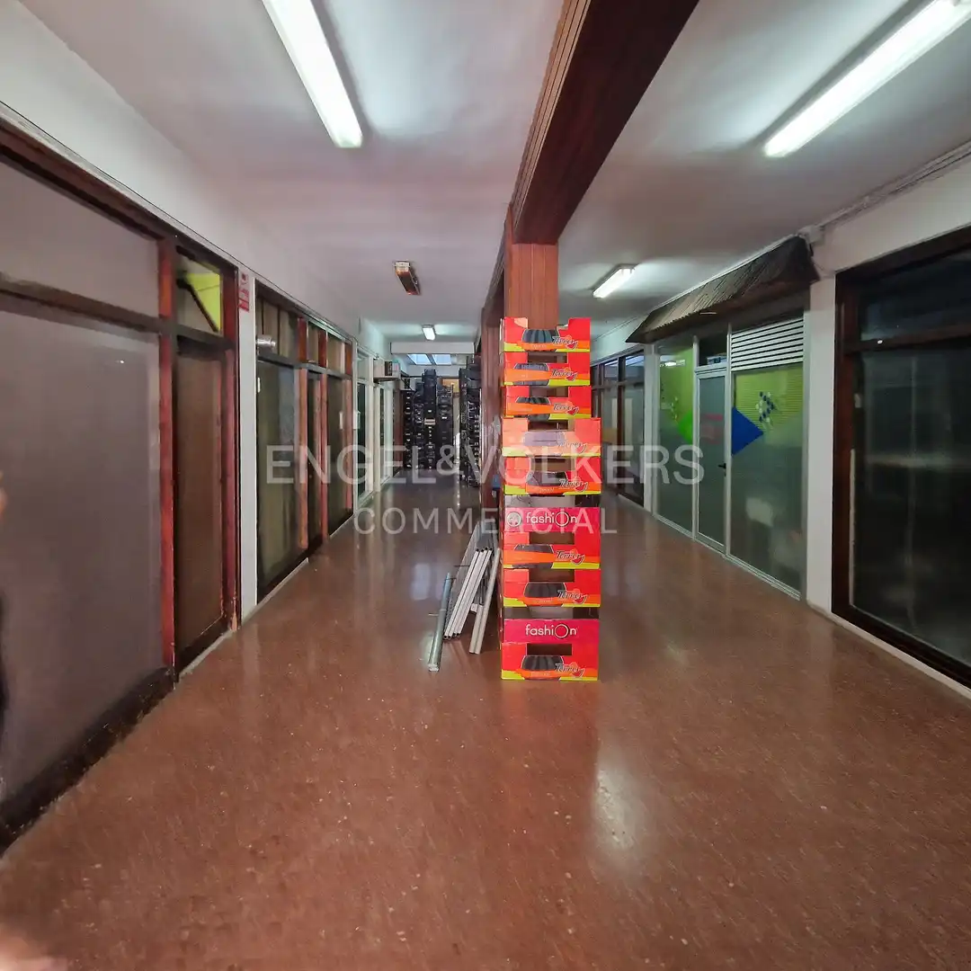 Local comercial en alquiler en Centre - Estació, imagen 2