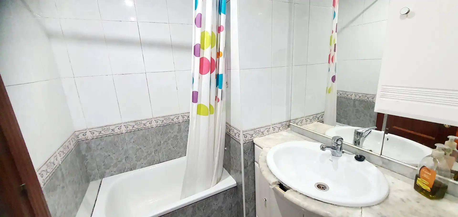 Baño de Piso en venta en Oviedo  con Calefacción y Trastero