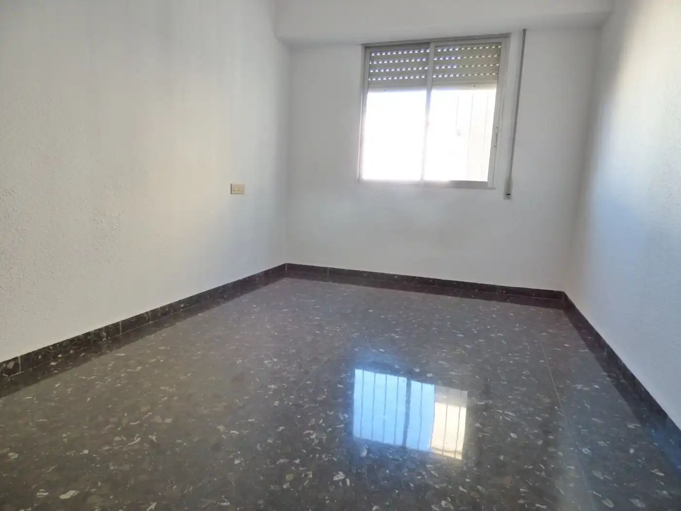 Habitación de Piso de alquiler en Valencia con Aire acondicionado, Calefacción y Balcón