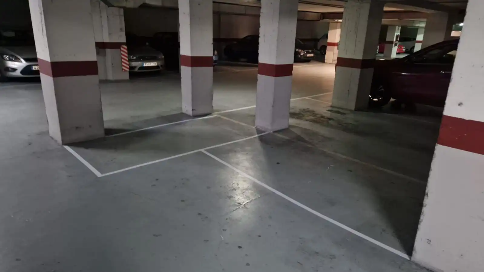 Garage zur Miete in N/A, -1, Centro