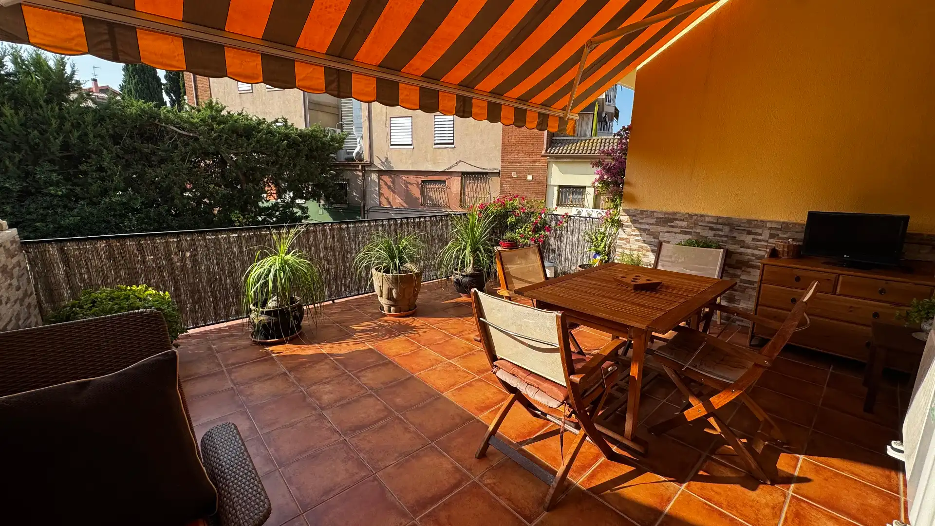 Terrasse von Wohnung zum Verkauf in Roda de Berà mit Klimaanlage, Heizung und Parkett