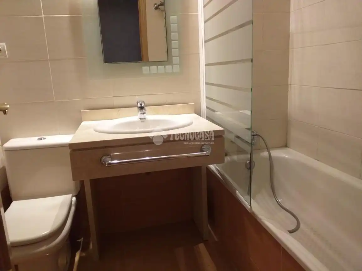 Badezimmer von Wohnung zur Miete in Alcorcón