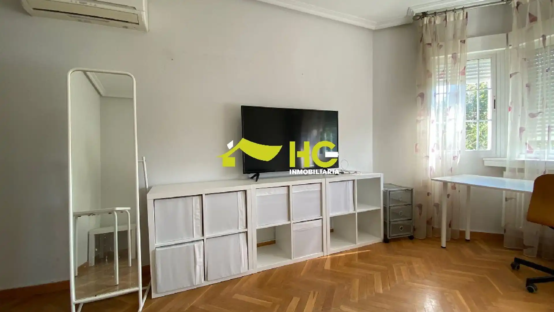 Sala de estar de Estudio de alquiler en Villaviciosa de Odón con Aire acondicionado, Calefacción y Parquet