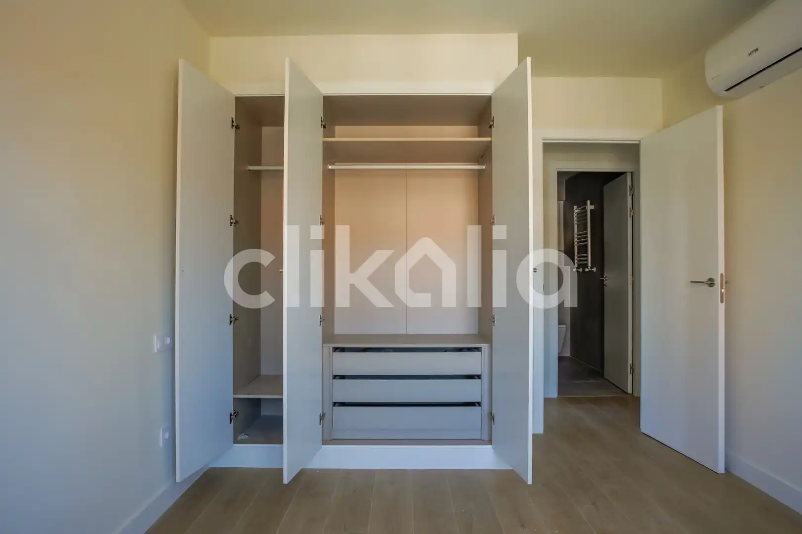 Schlafzimmer von Wohnung zum Verkauf in Madrid mit Klimaanlage, Heizung und Terrasse