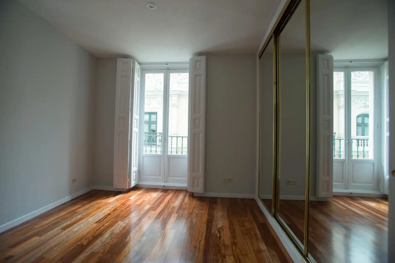 Bedroom of Flat for rent in Madrid  with Air Conditioner, Heating and Parquet flooring