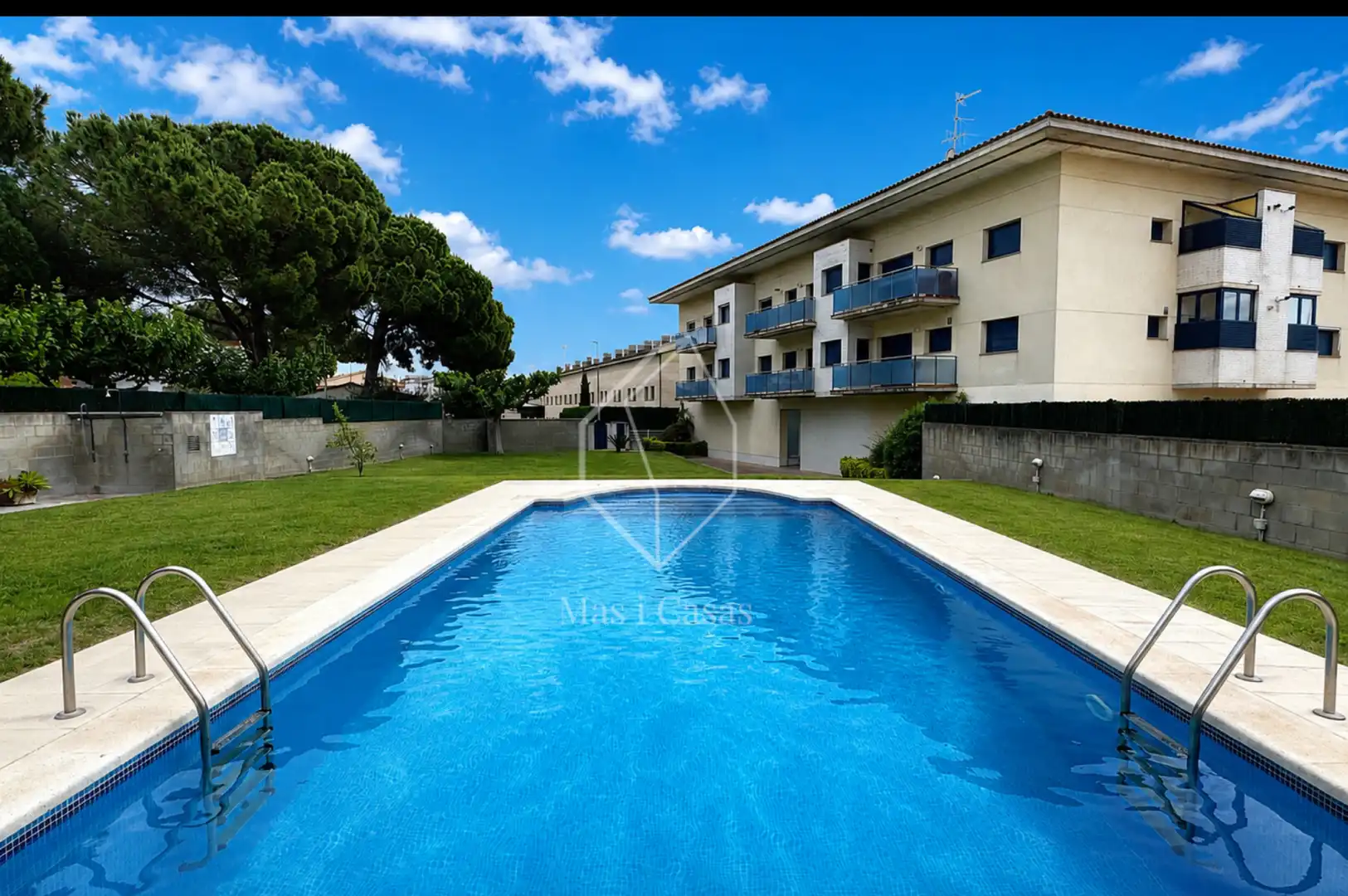 Schwimmbecken von Maisonette zum Verkauf in L'Escala mit Klimaanlage, Heizung und Terrasse