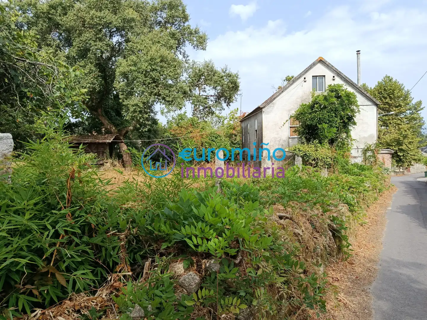 Casa o xalet en venda en Salvaterra de Miño amb Jardí privat, Traster i Moblat