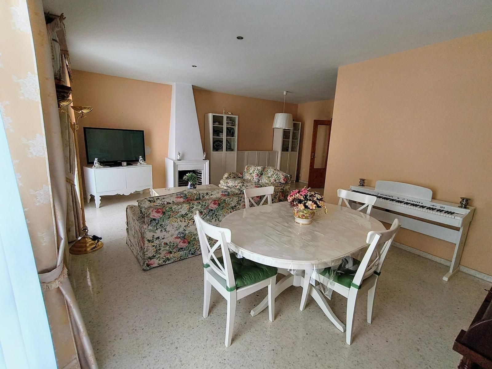 Comedor de Piso en venta en Chiclana de la Frontera con Aire acondicionado, Calefacción y Terraza