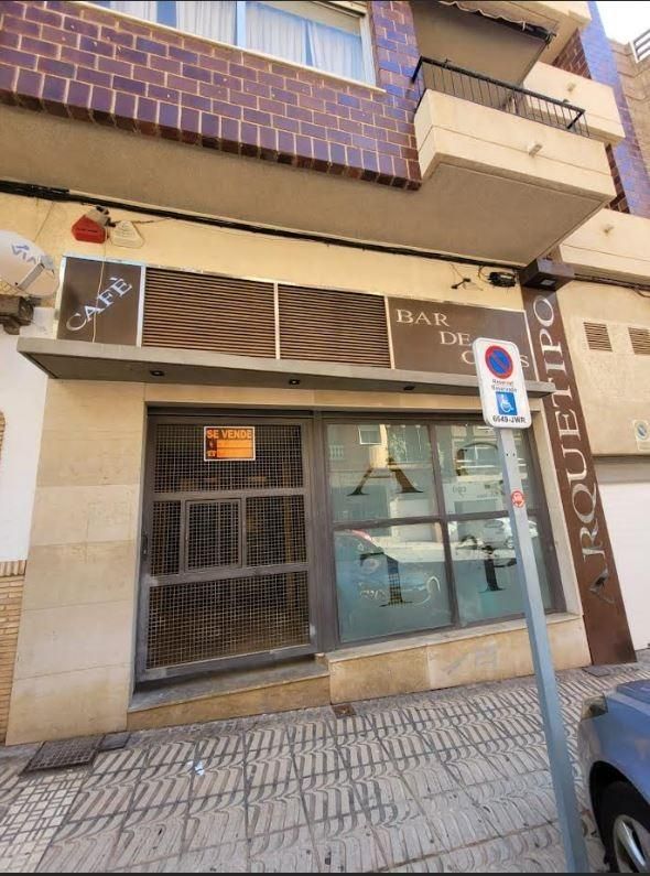 Local en venda en La Vall d'Uixó amb Aire condicionat i Moblat