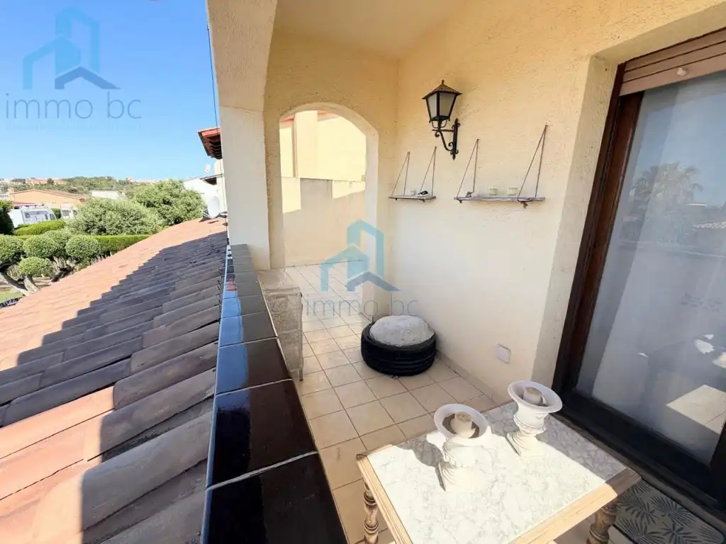 Balcony of Detached homes for sale in Creixell