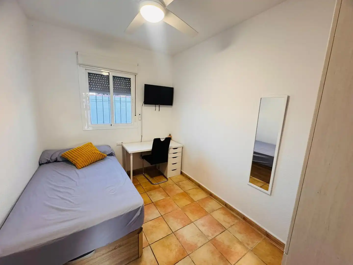 Bedroom of Houses for sale in Chiclana de la Frontera  with Air Conditioner, Private garden and Storage room