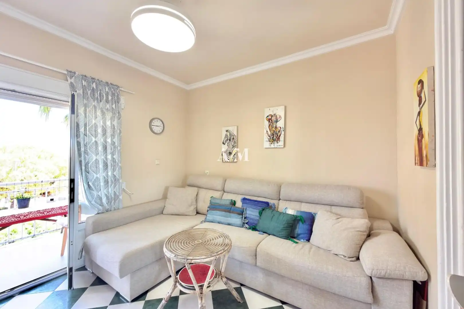Sala d'estar de Pis de lloguer en Torrevieja amb Calefacció, Terrassa i Moblat