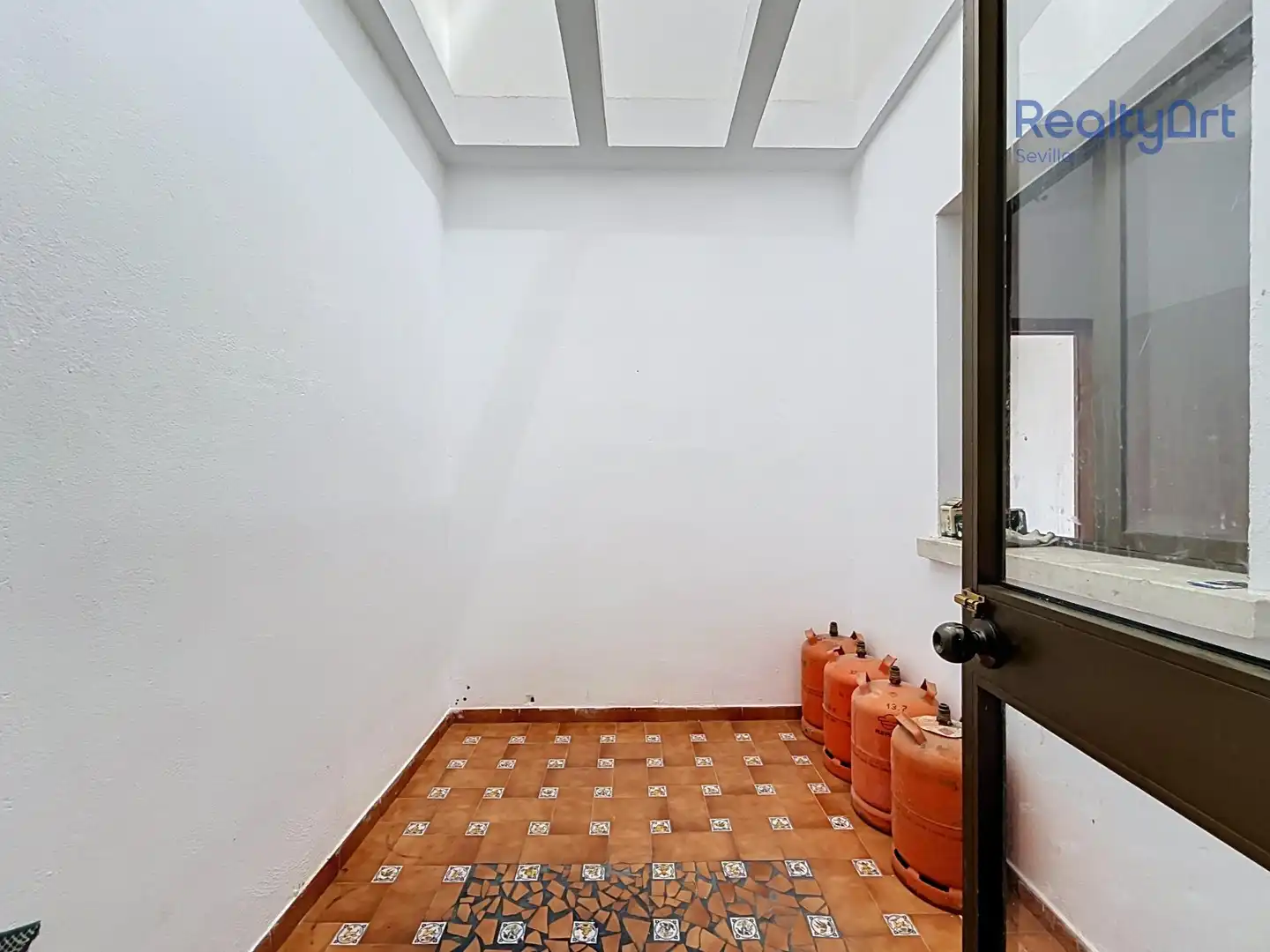 Flat for sale in Sevilla  with Balcony
