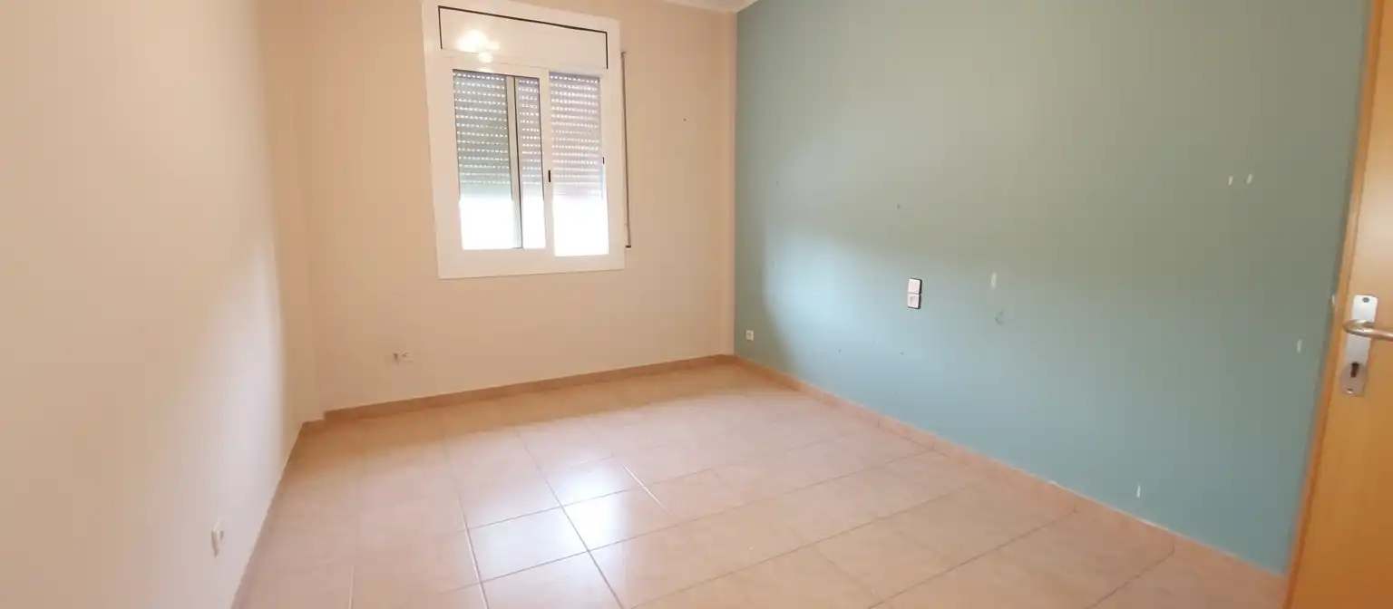 Habitación de Piso en venta en Barberà del Vallès con Calefacción, Terraza y Trastero