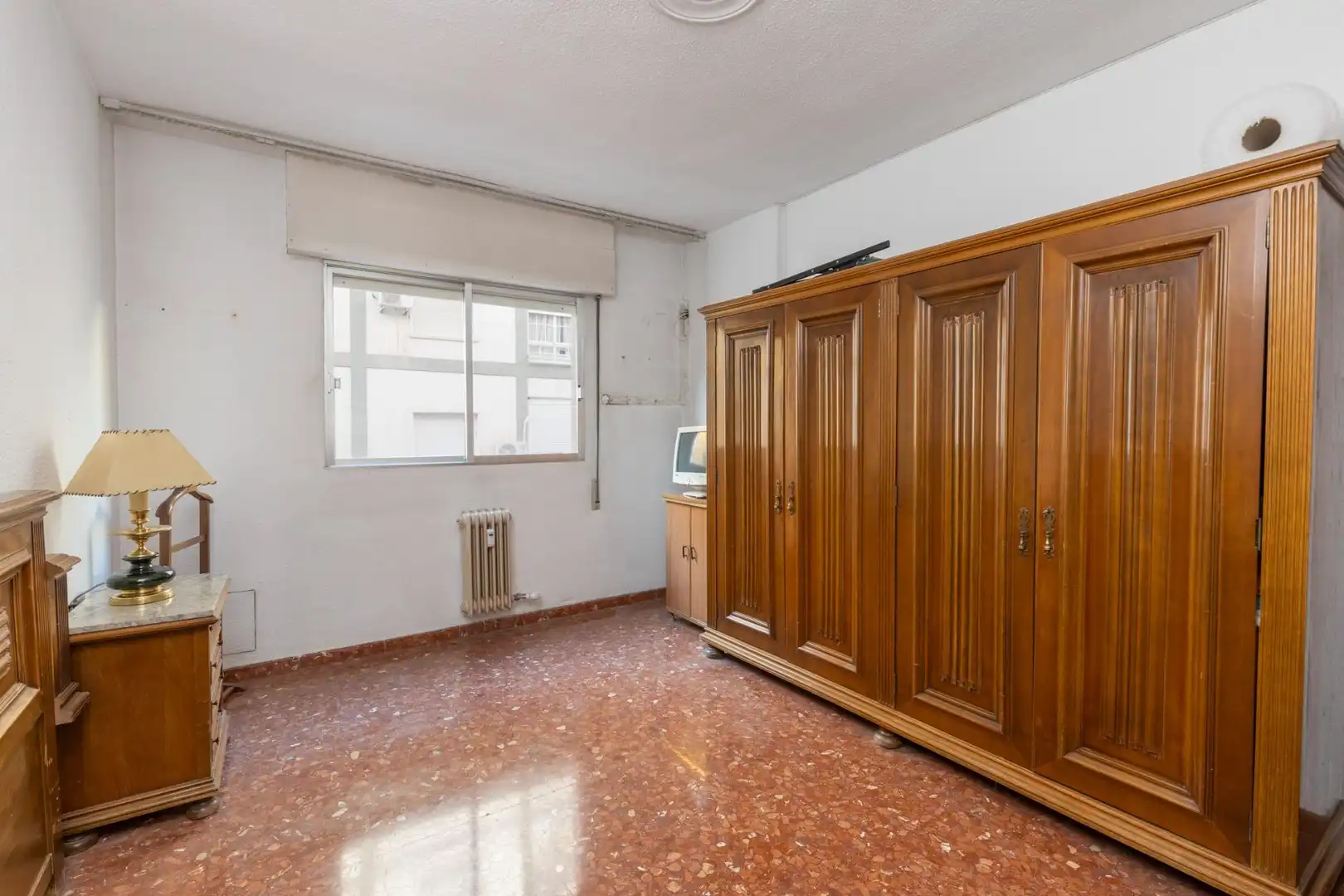 Dormitori de Pis en venda en Granada amb Calefacció i Balcó