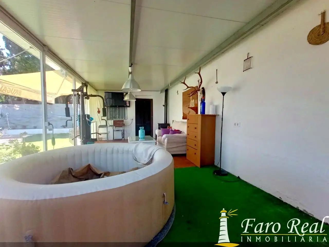 Terraza de Finca rústica de alquiler en Sanlúcar de Barrameda con Aire acondicionado, Jardín privado y Piscina