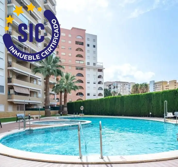 Apartament amb piscina en venda a Avenida FARO DEL 30