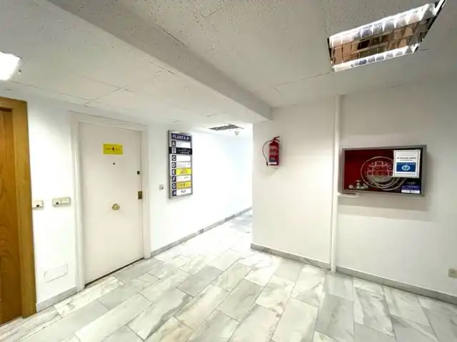 Oficina amb ascensor en venda a Calle Fueros de León 9, imagen 4