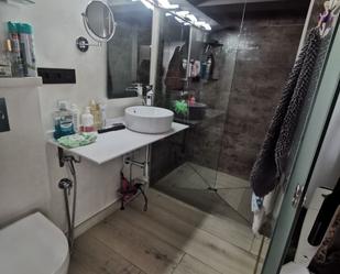 Bathroom of Apartment for sale in Salamanca Capital  with Air Conditioner and Heating