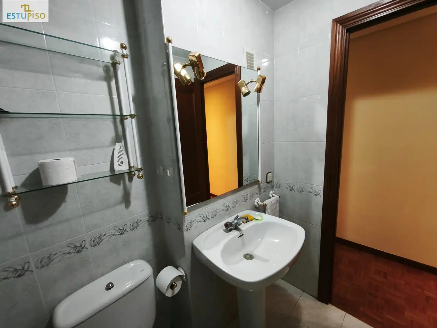 Bany de Pis en venda en Vitoria - Gasteiz amb Calefacció, Parquet i Terrassa
