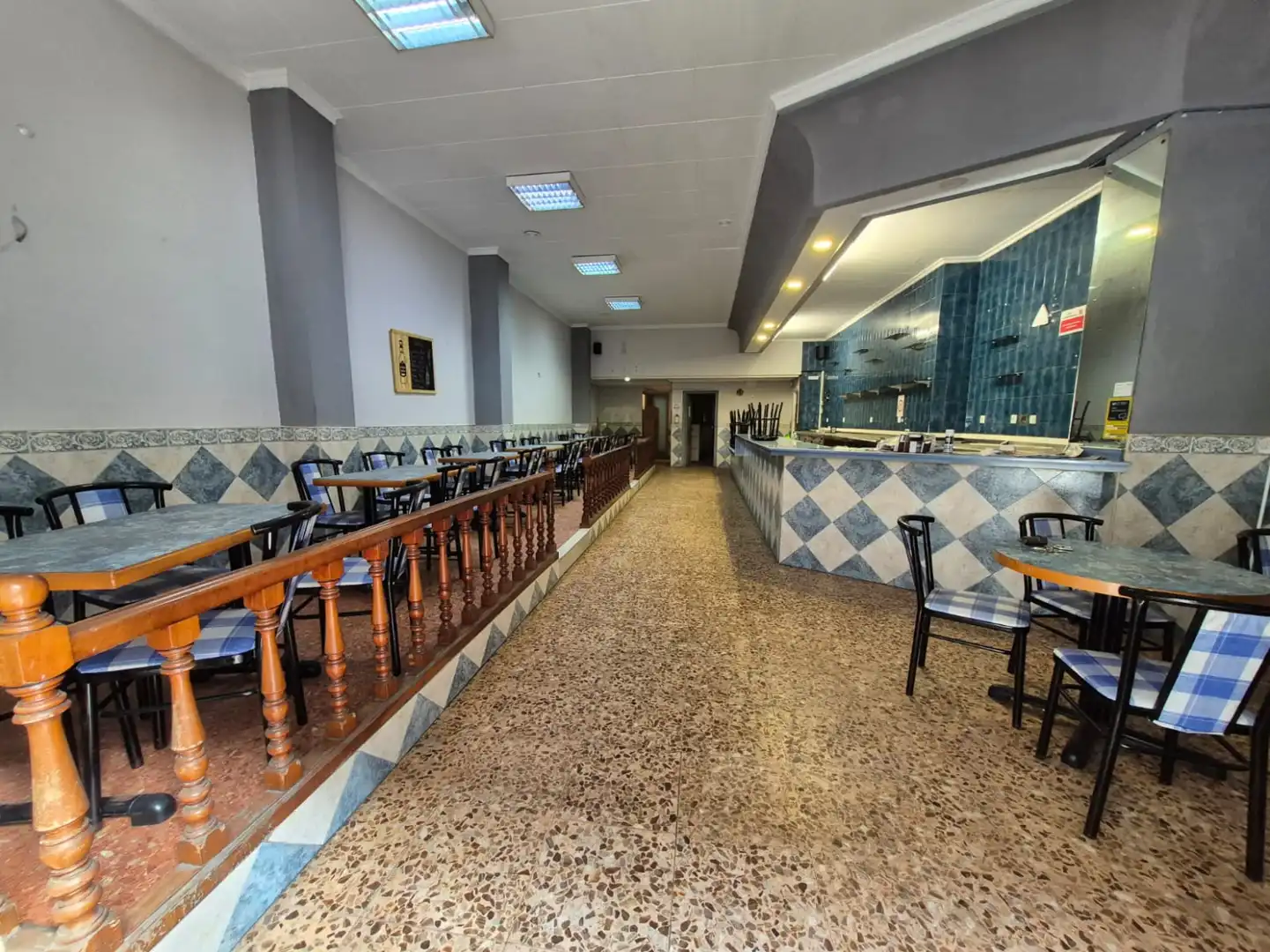 Local comercial en venta en Avilés - AUSEVA