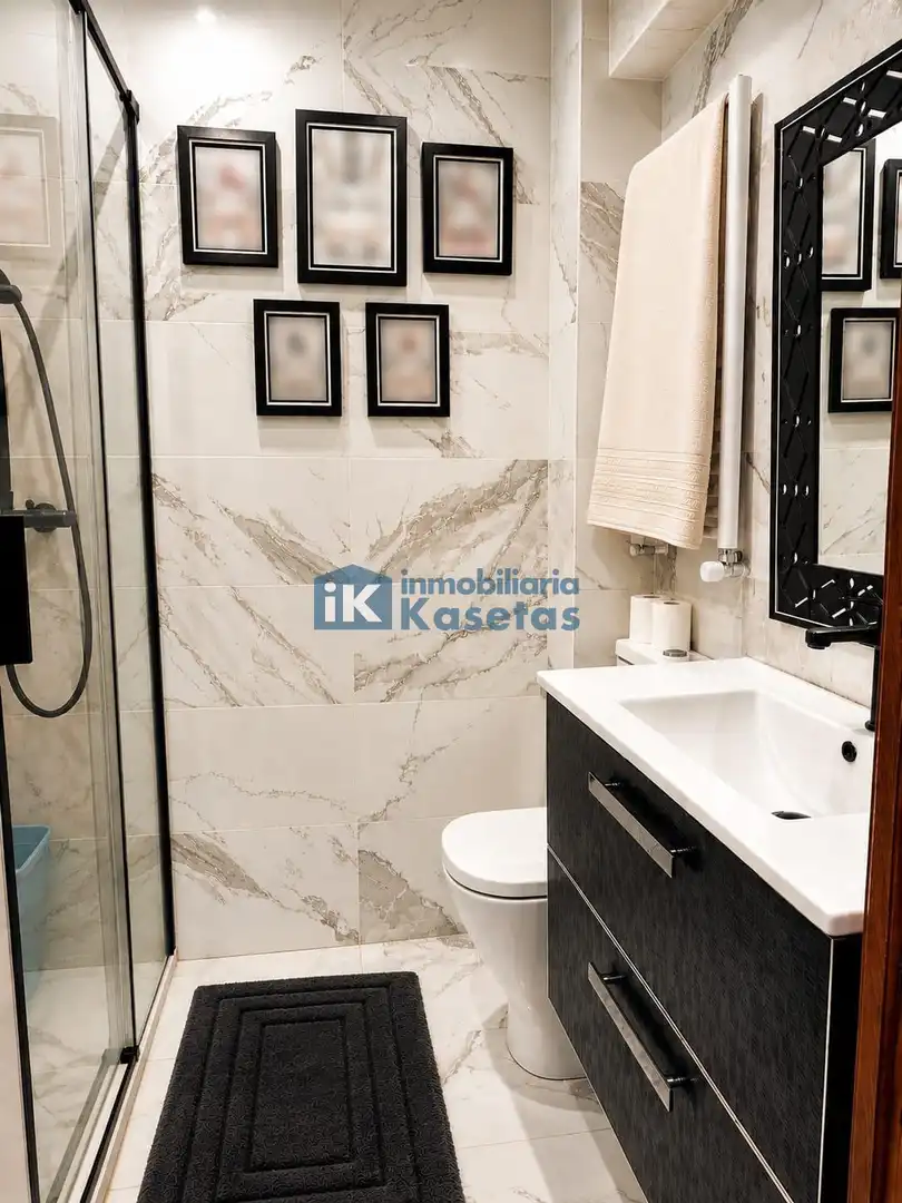 Baño de Piso en venta en Basauri  con Calefacción y Terraza