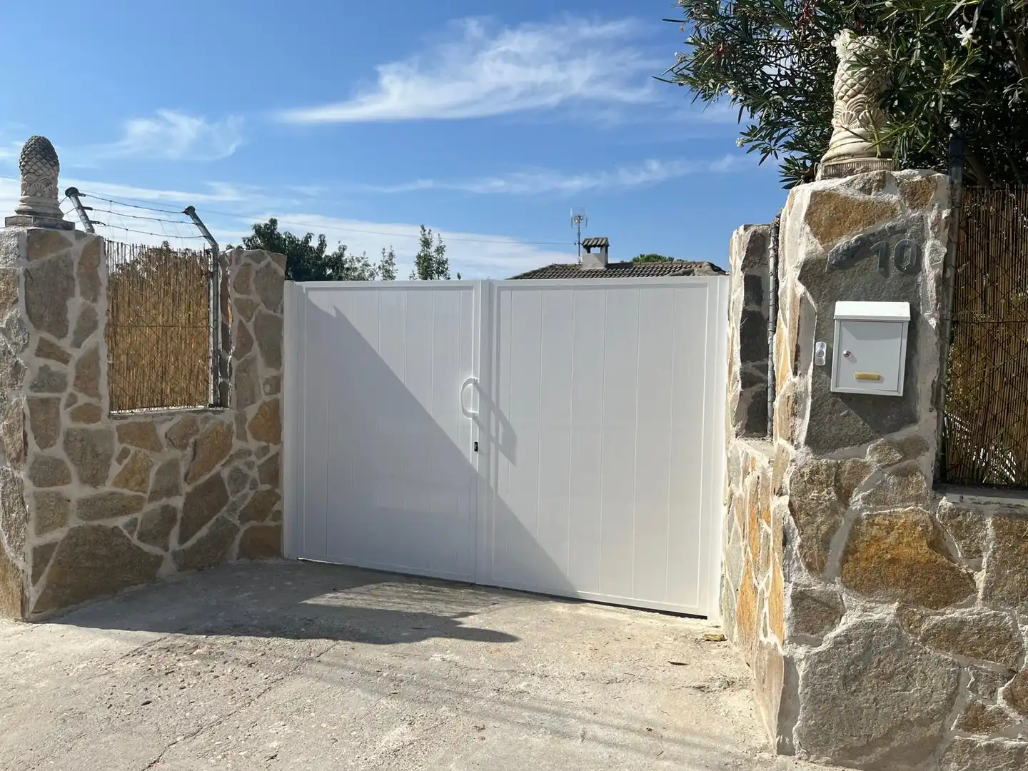 Vista exterior de Casa o chalet en venta en Colmenar de Oreja con Aire acondicionado, Calefacción y Jardín privado