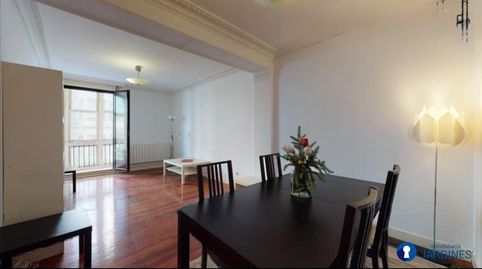 Foto 2 de Piso en venta en Zabalburu, Bilbao