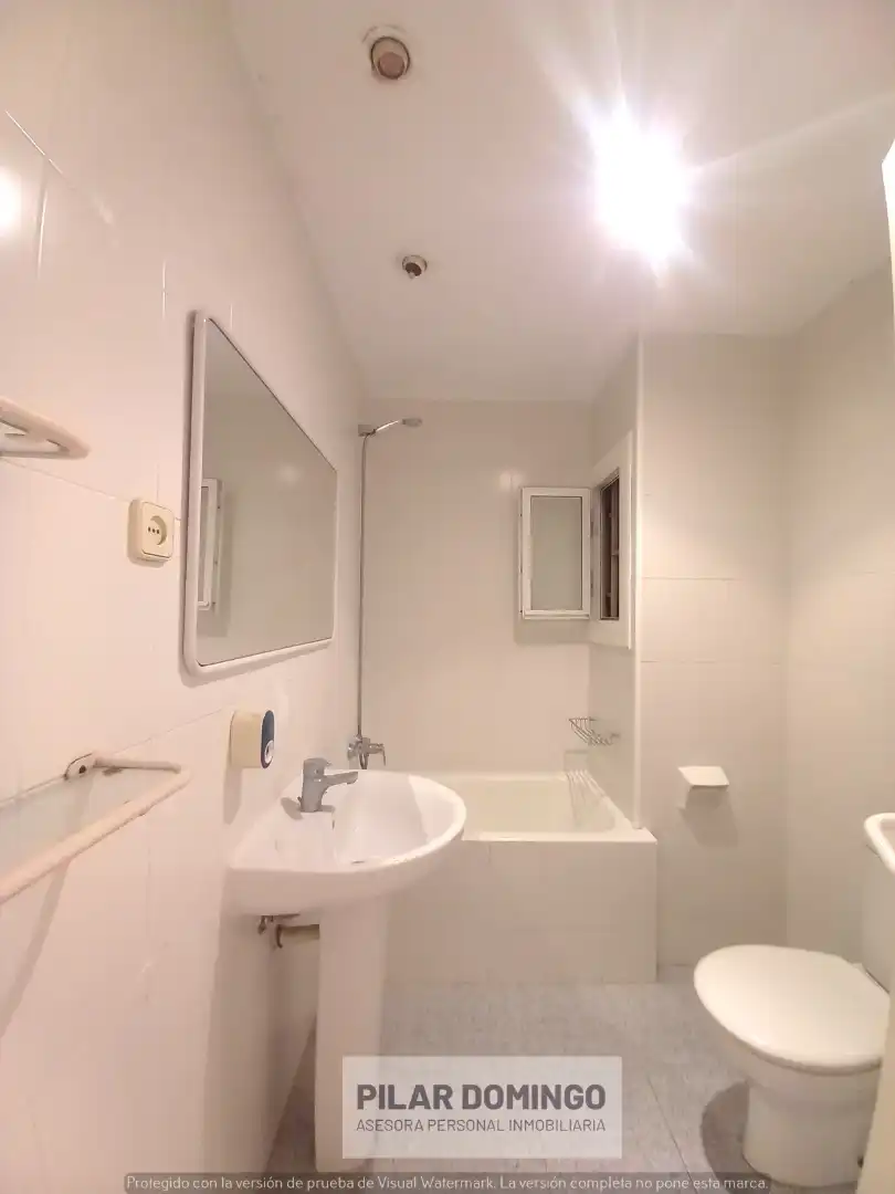Baño de Piso en venta en Barcelona con Parquet y Horno