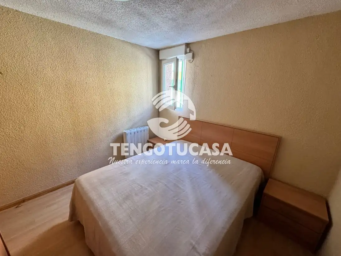 Habitación de Piso en venta en Madrid con Calefacción, Trastero y Horno