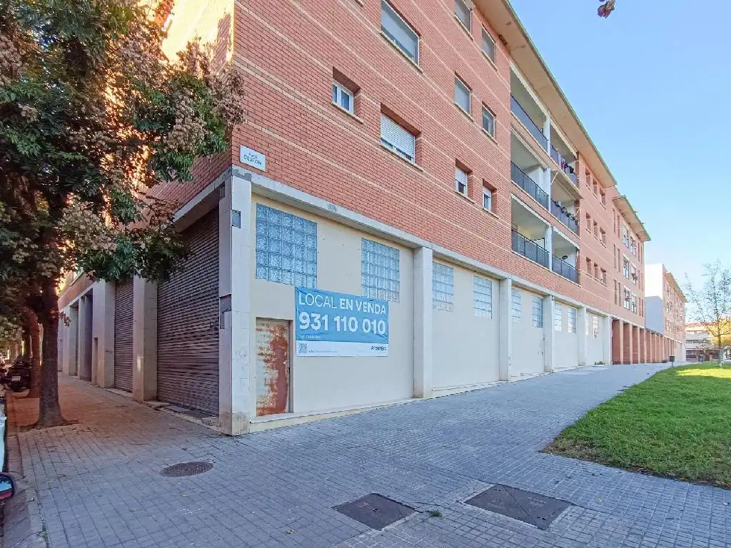 Local commercial à vendre à Carrer de Carmen Amaya, imagen 4