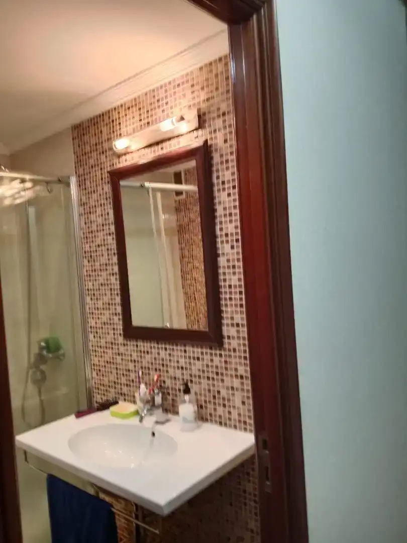 Bathroom of Flat for rent in Vigo   with Parquet flooring, Furnished and Balcony