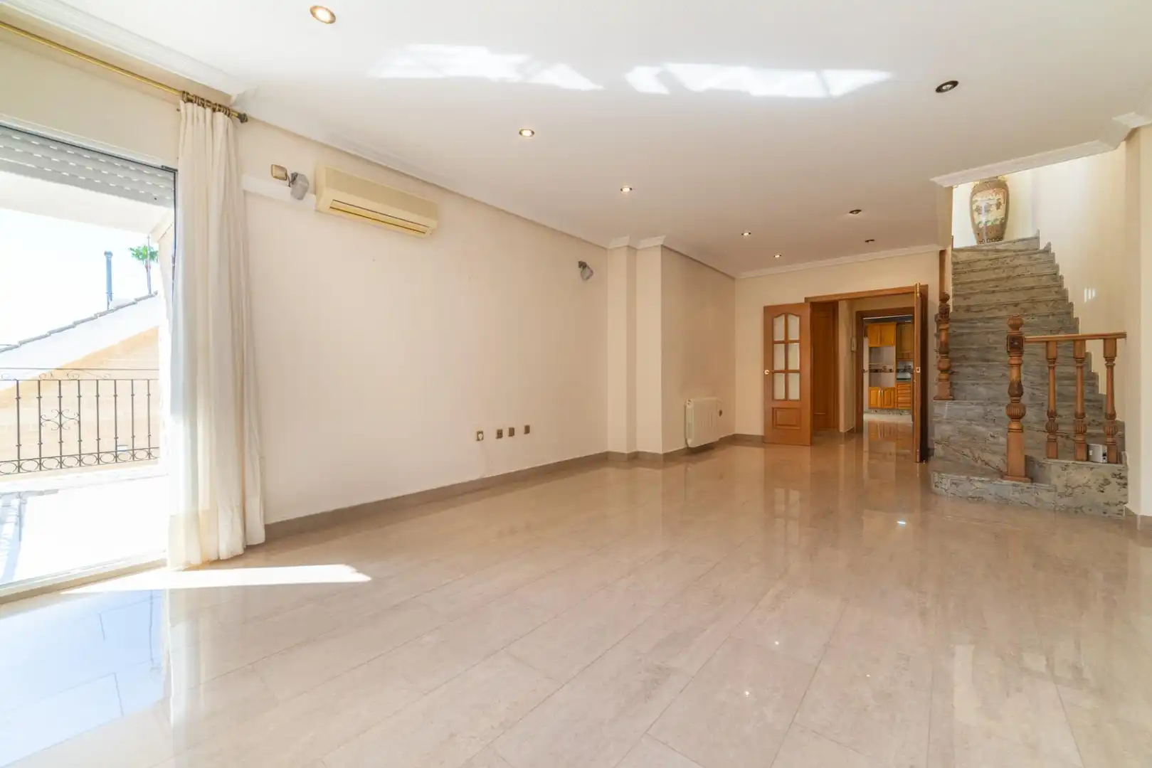 Doppelhaushälfte mit Terrasse zum Verkauf in Calle de Azorín, imagen 8