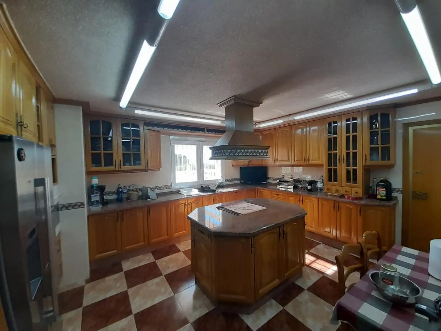 Cuina de Casa o xalet en venda en Alicante / Alacant amb Calefacció, Jardí privat i Terrassa