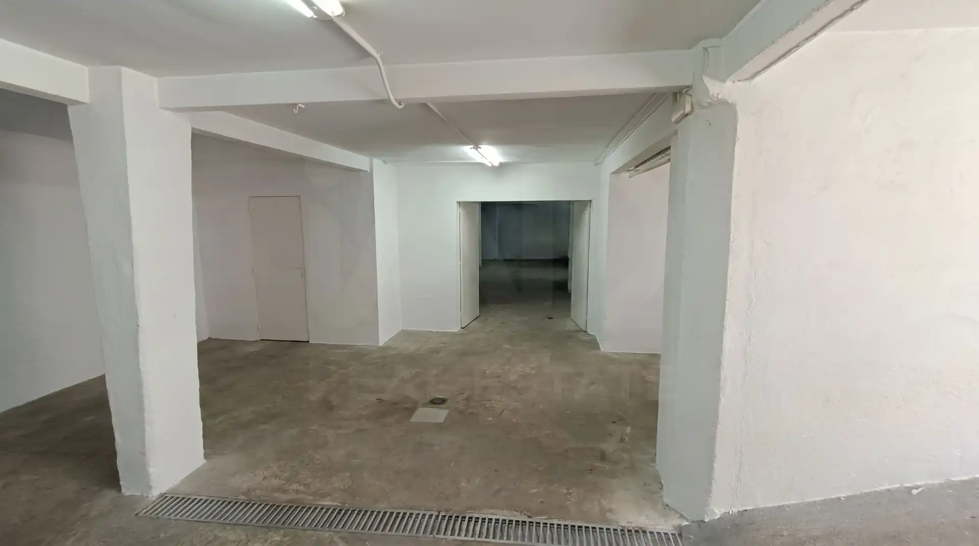 Garage for sale in Madrid