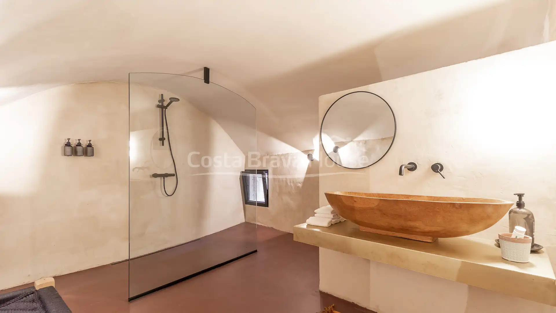 Badezimmer von Country house zum Verkauf in Ventalló mit Klimaanlage, Heizung und Privatgarten
