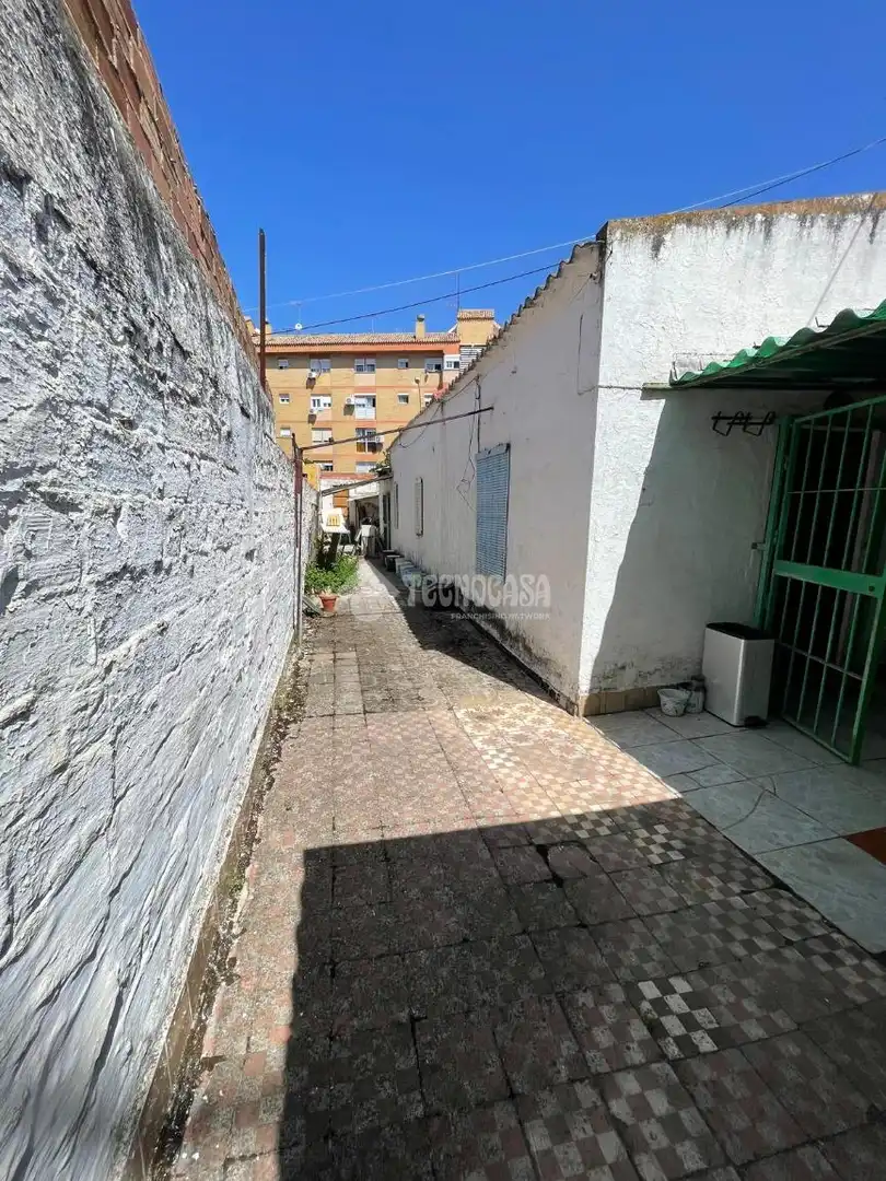 Vista exterior de Casa adosada en venda en Huelva