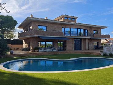 Detached house for sale in L'Aragai
