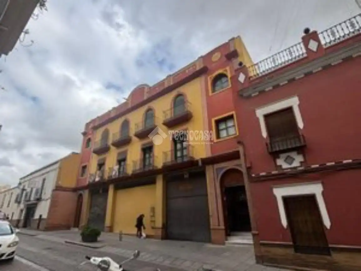 Vista exterior de Local en venda en Alcalá de Guadaira amb Aire condicionat