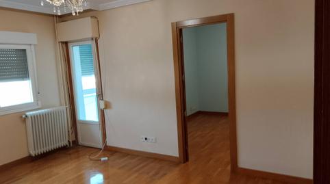 Foto 2 de Piso en venta en C/ Azoz, Chantrea, Navarra
