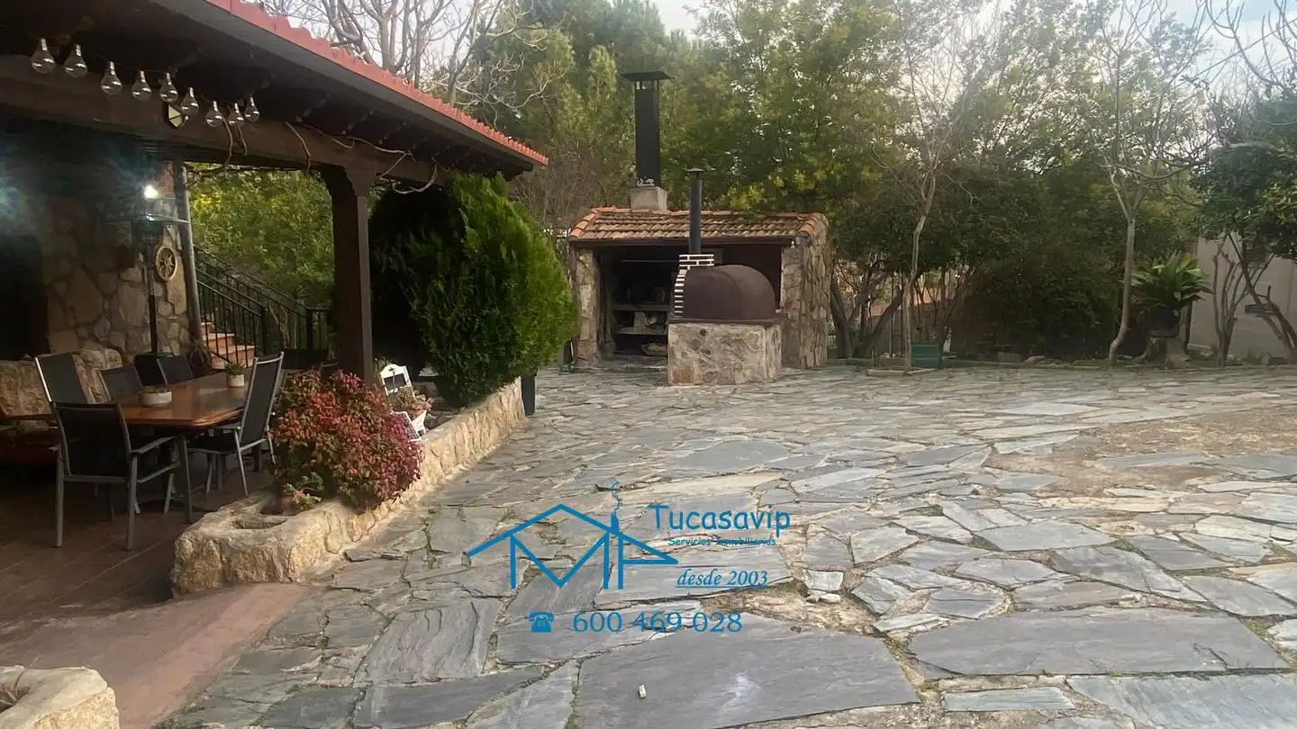 Houses for sale in El Tiemblo