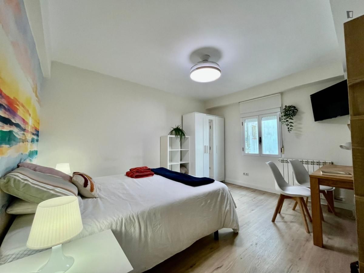 Bedroom of Apartment to share in  Zaragoza Capital  with Furnished, Oven and Washing machine