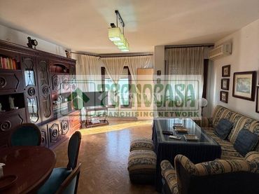 Appartamento con balcone in vendita a Centro