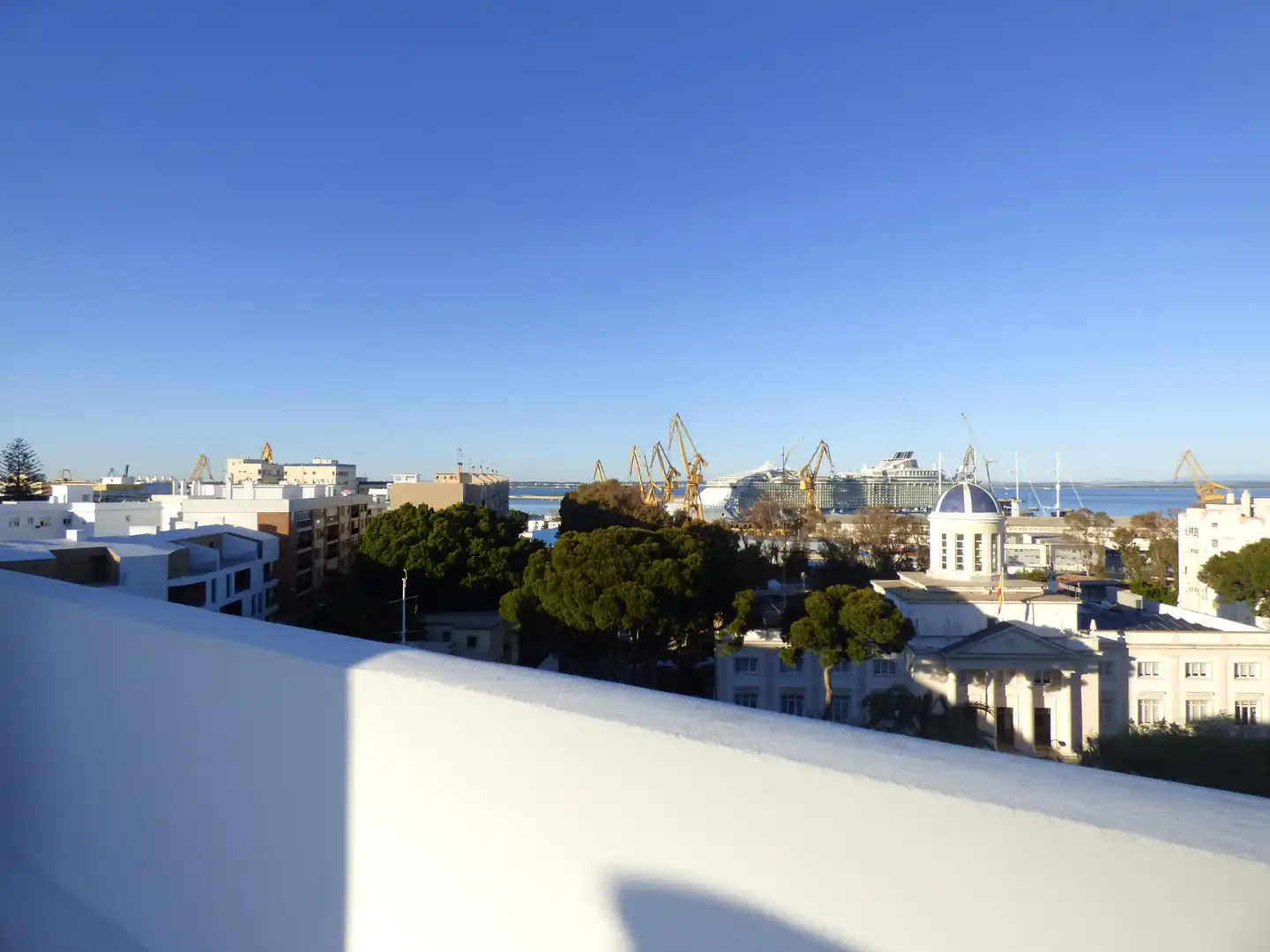 Außenansicht von Dachboden zum Verkauf in Cádiz mit Heizung und Terrasse