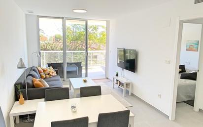 Sala d'estar de Apartament en venda en Torrevieja amb Aire condicionat, Jardí privat i Terrassa