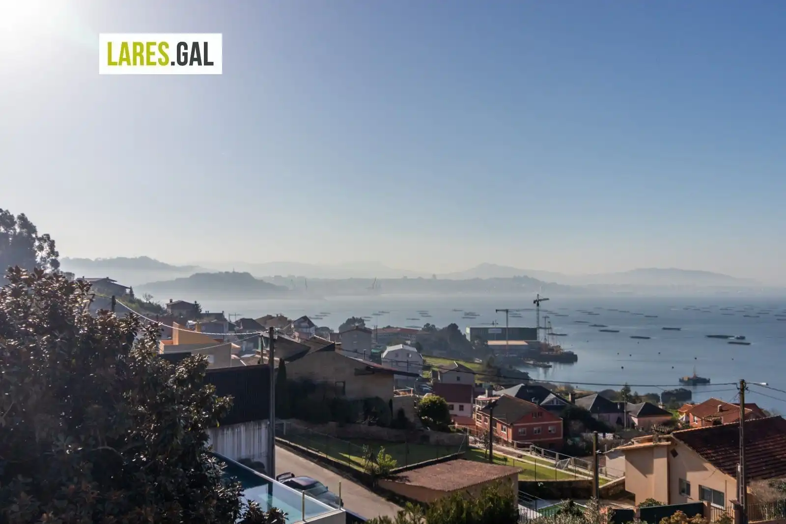 Vista exterior de Casa o xalet de lloguer en Moaña amb Calefacció, Terrassa i Moblat