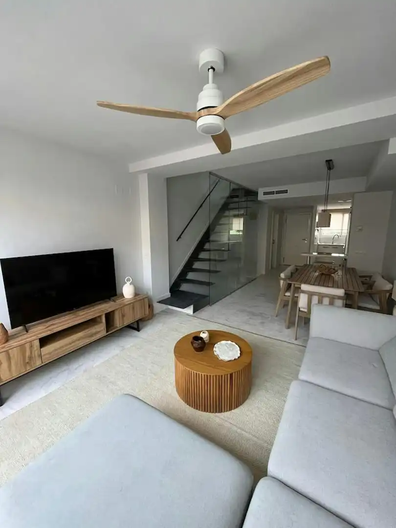 Sala de estar de Piso de alquiler en Jávea / Xàbia con Aire acondicionado, Jardín privado y Amueblado