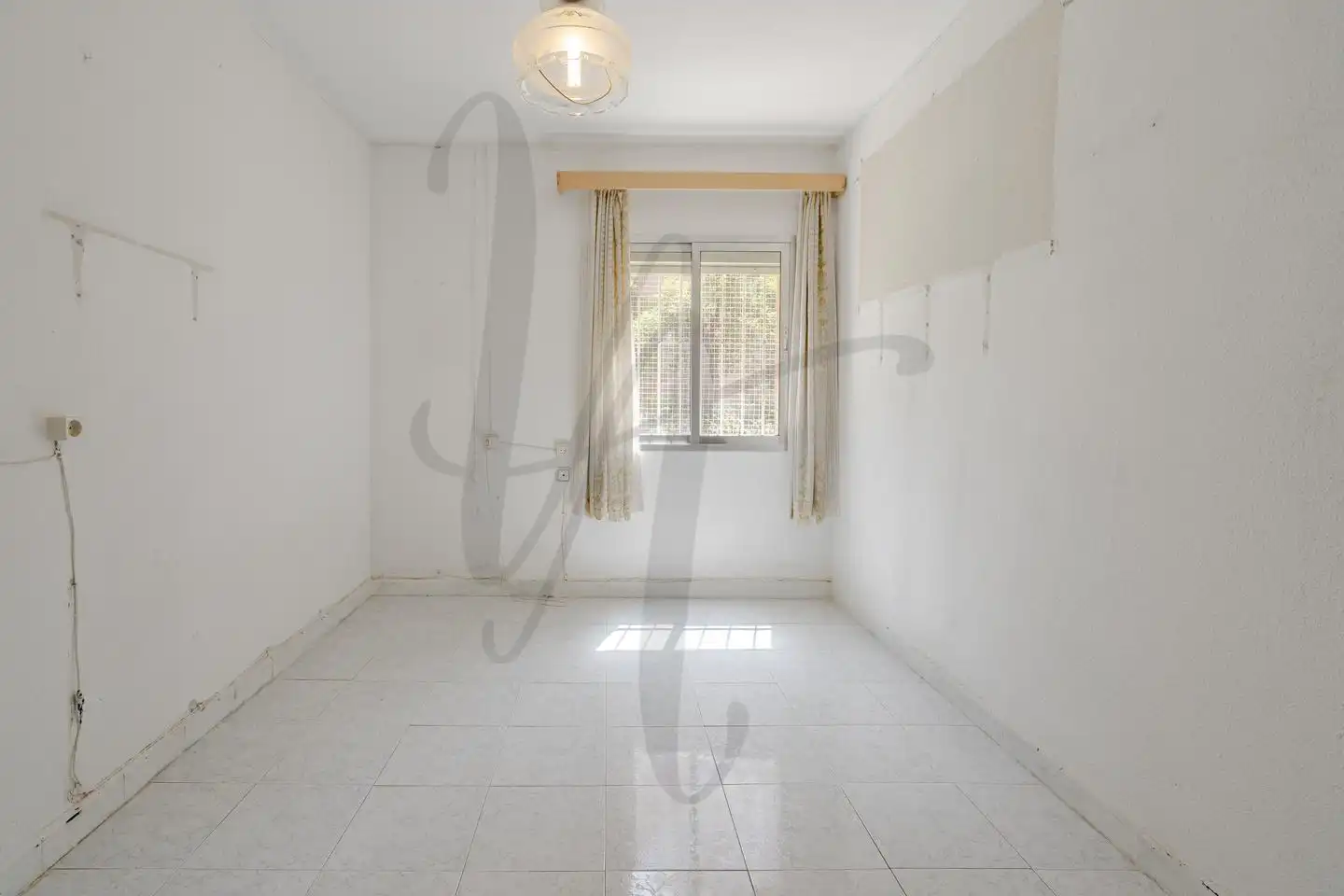 Habitación de Planta baja en venta en Madrid con Calefacción