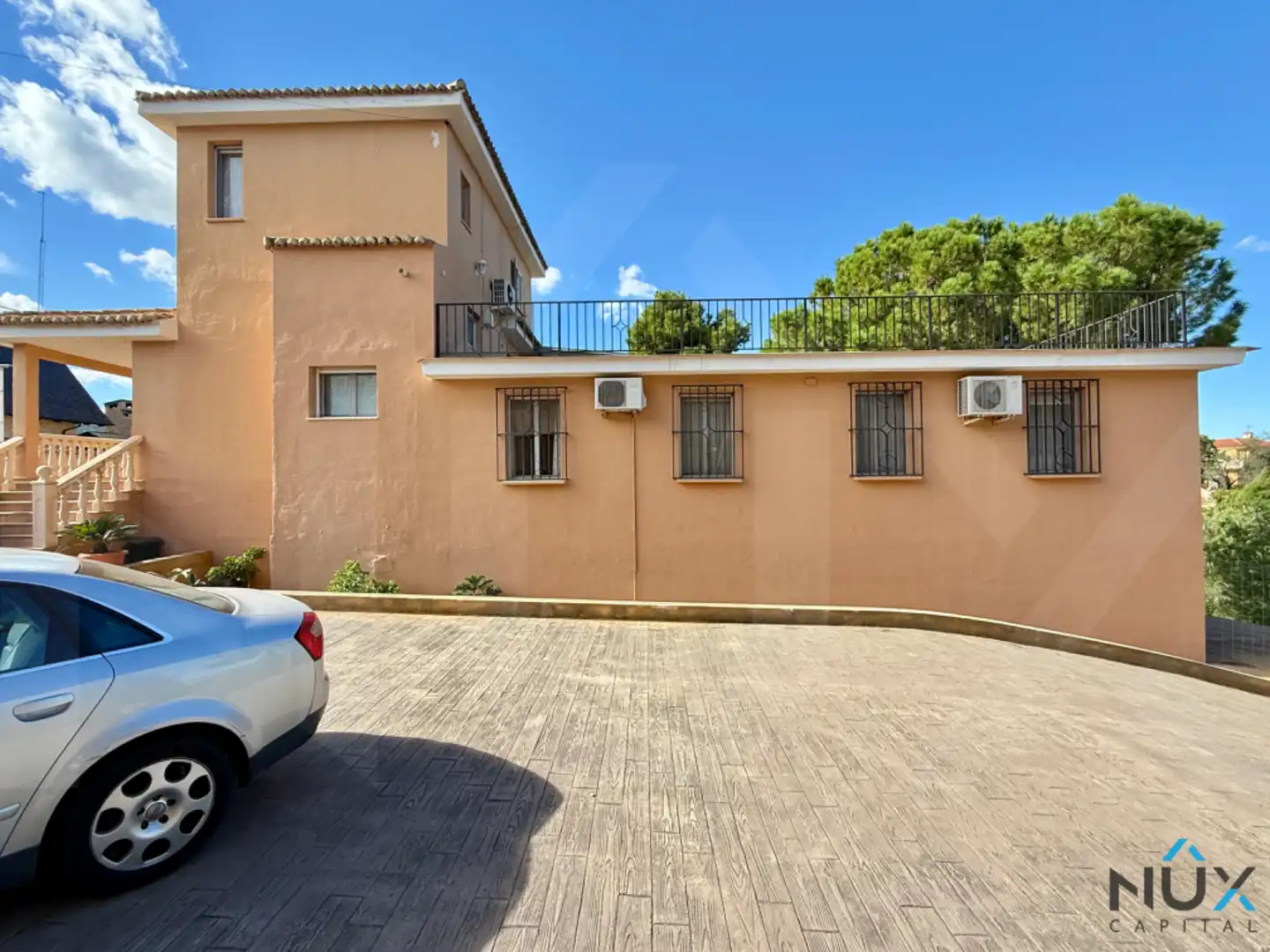 Vista exterior de Casa o xalet en venda en Riba-roja de Túria amb Aire condicionat, Calefacció i Jardí privat